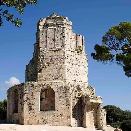 29 * Nîmes